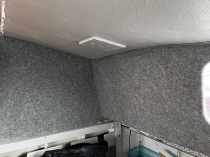 Salon mit neu bezogenem Himmel