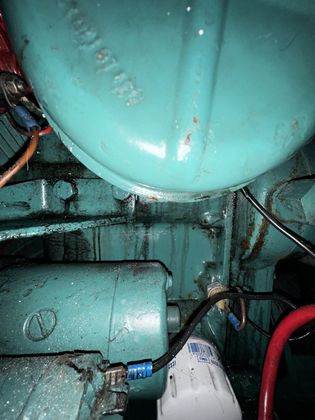 Wärmetauscher und Kühlwasserführung am Motor