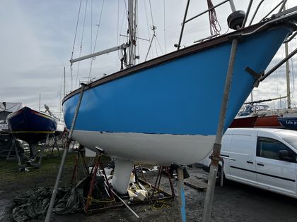 Rumpf mit hellblauer Vorstreichfarbe