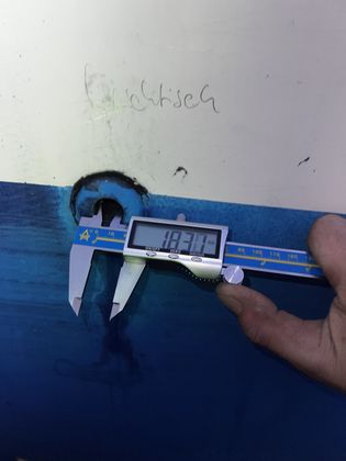 Vermessung einer Durchführung an der Wasserlinie